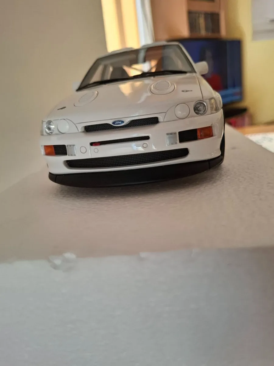 Ford Escort 1994 Cosworth Gr. A - Ottomobile 1/18 - Image 2