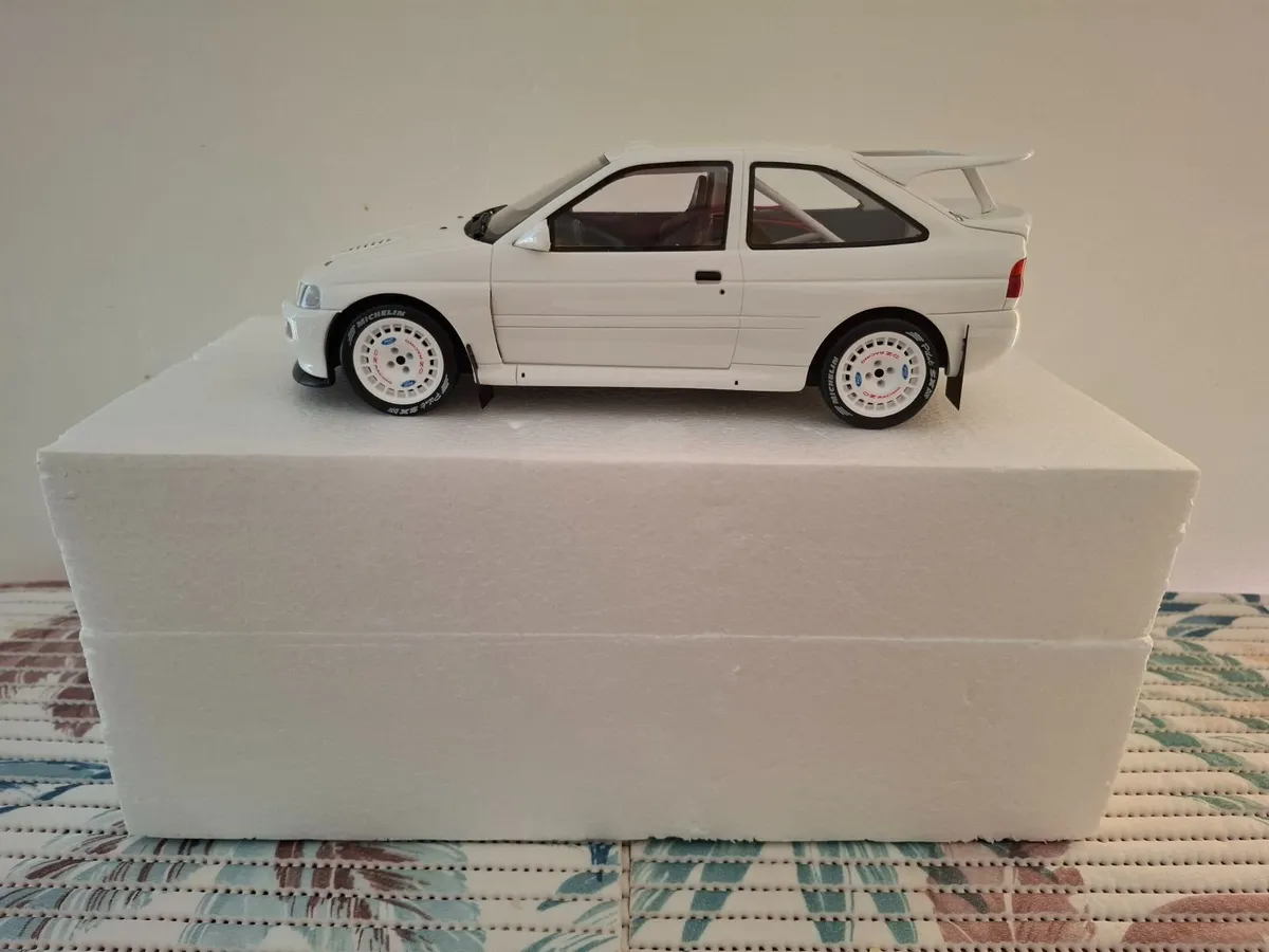 Ford Escort 1994 Cosworth Gr. A - Ottomobile 1/18 - Image 3