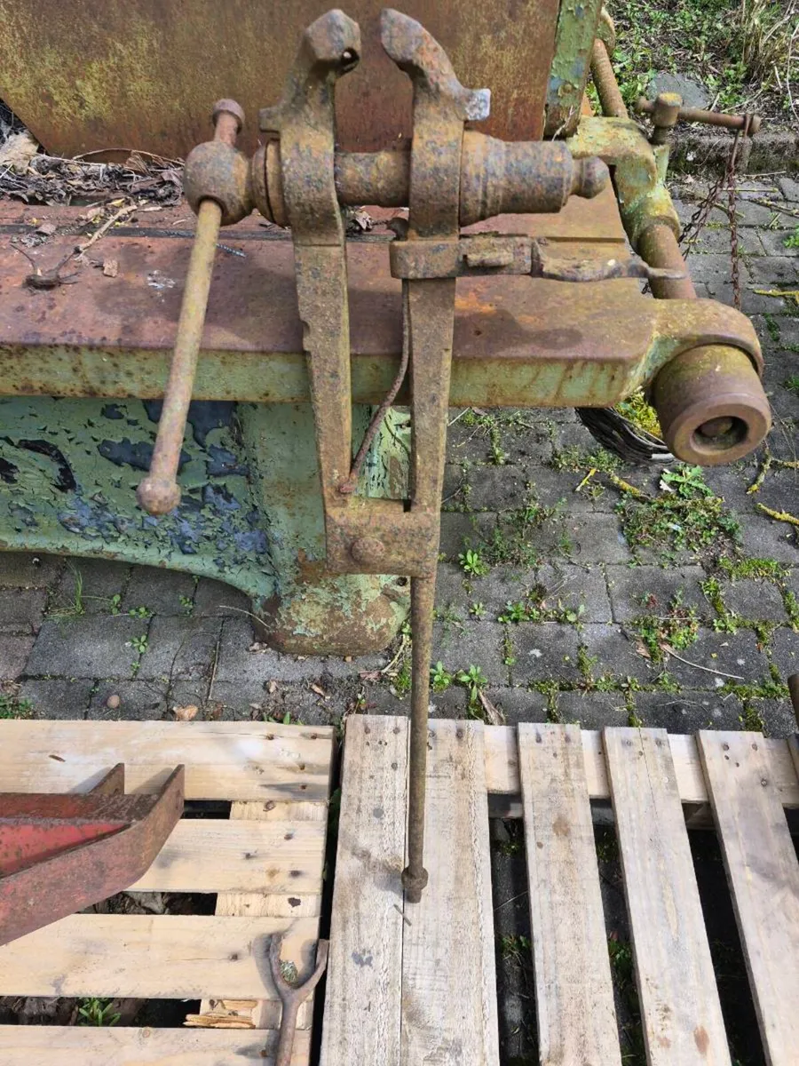Old Blacksmith's  Vice - Image 1