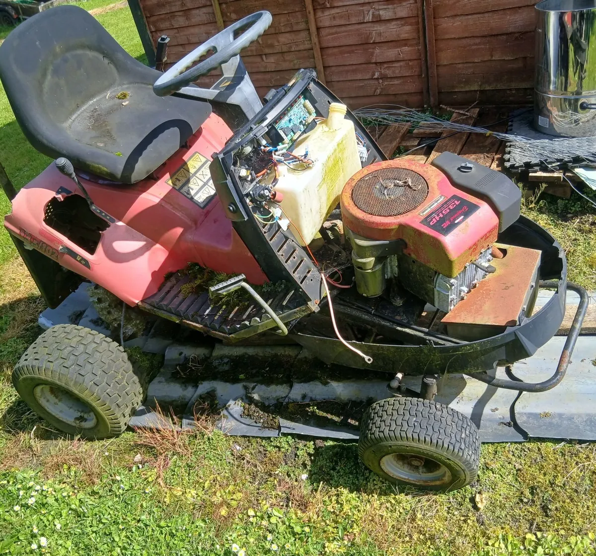 Castle garden ride on parts