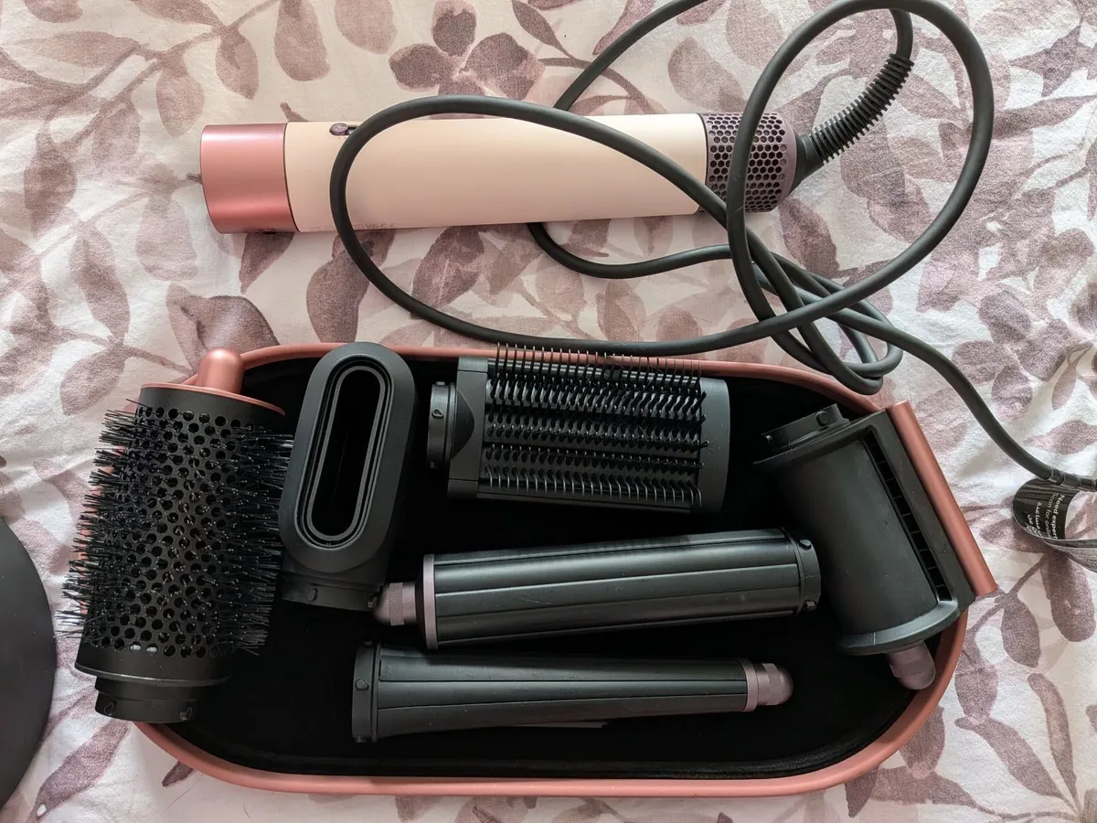 Dyson Airwrap i.d.™ multi-styler and dryer - Strai - Image 1