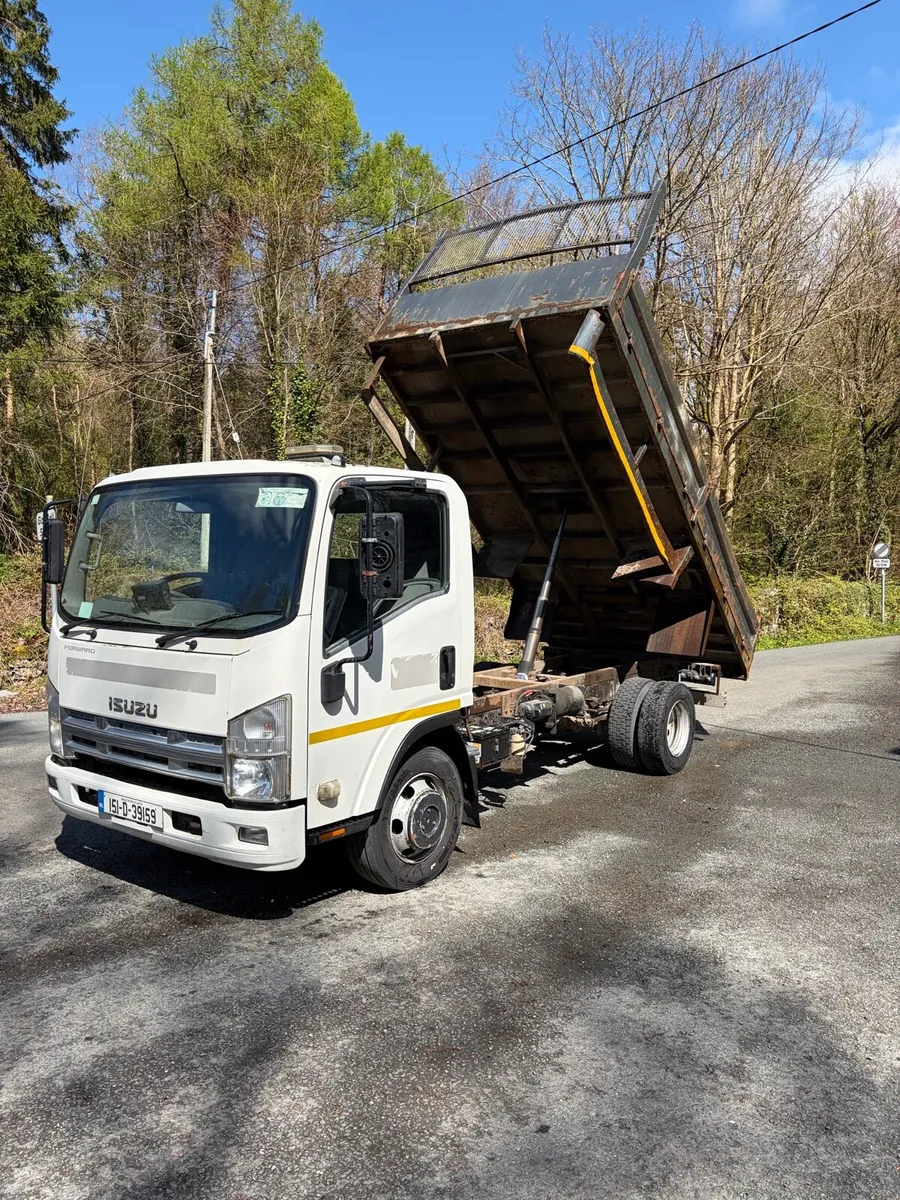 Isuzu npr85 Tax & Doe - Image 1