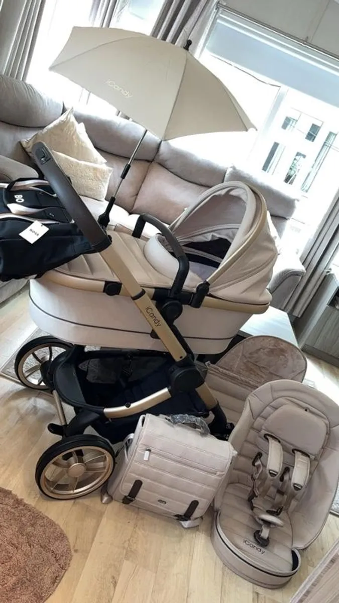 iCandy Peach 7 Pram Travel System - Image 1