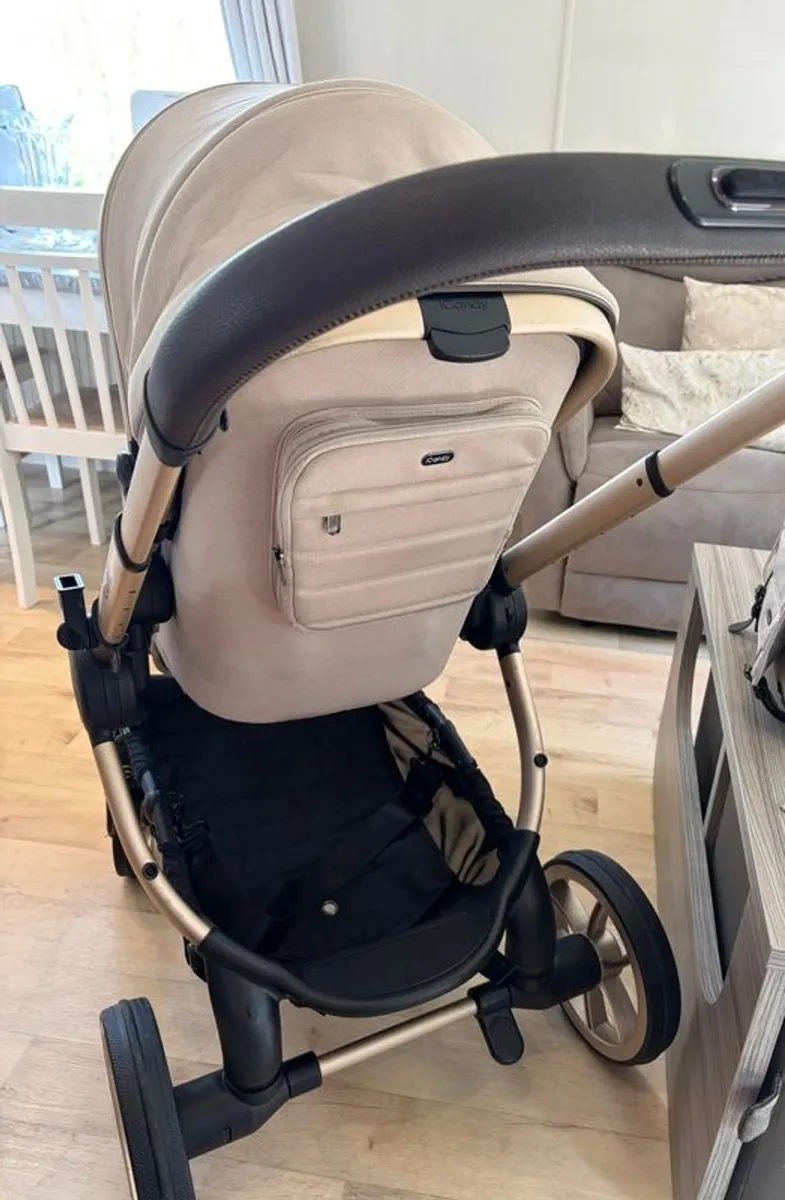iCandy Peach 7 Pram Travel System - Image 2