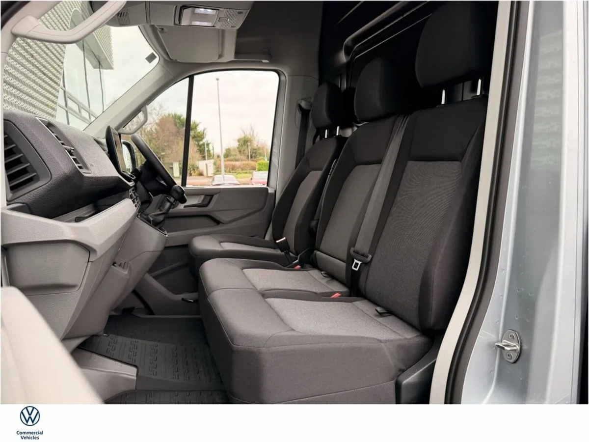 Volkswagen Crafter TRENDLINE T30 MWB HR 140HP M6F - Image 4