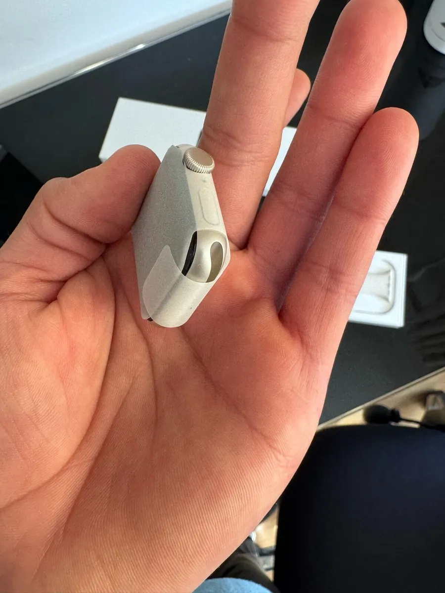 Apple Watch SE brand new - Image 4