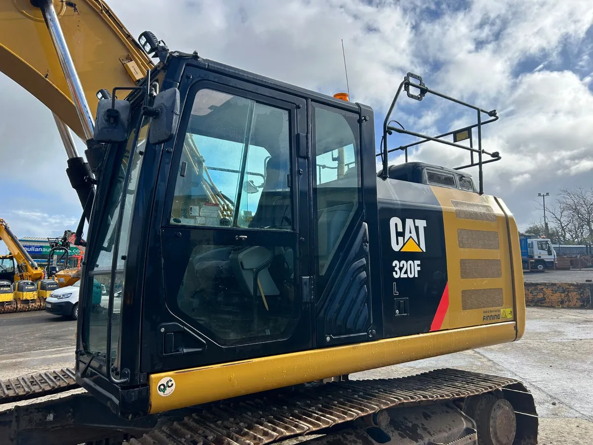 2018 Cat 320FL GPS Present - MULLANS - Image 4