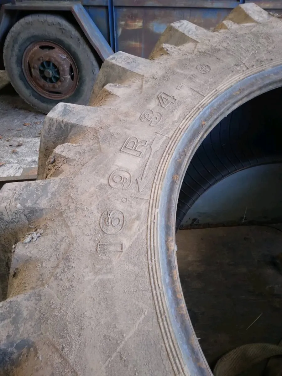 Tractor tyre - Image 3