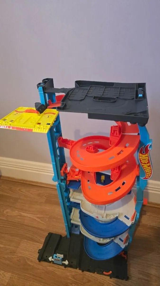 Hot Wheels - Image 4