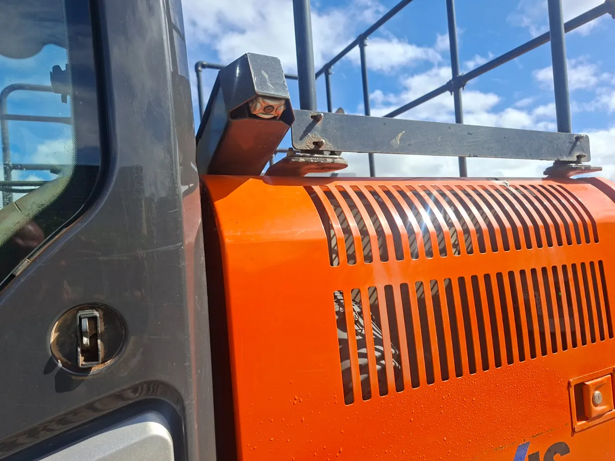 2019 Hitachi 130.6 - Image 4