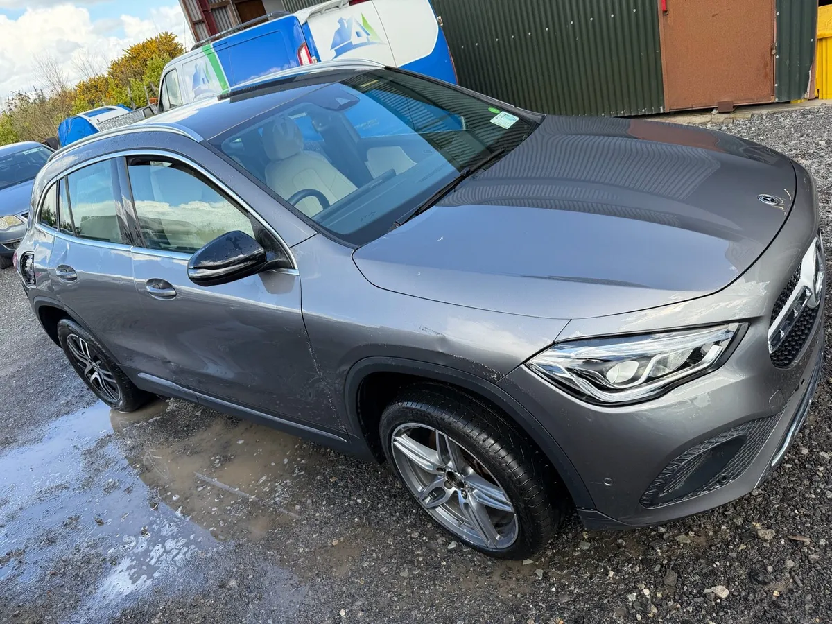 Mercedes Benz gla 250e - Image 4