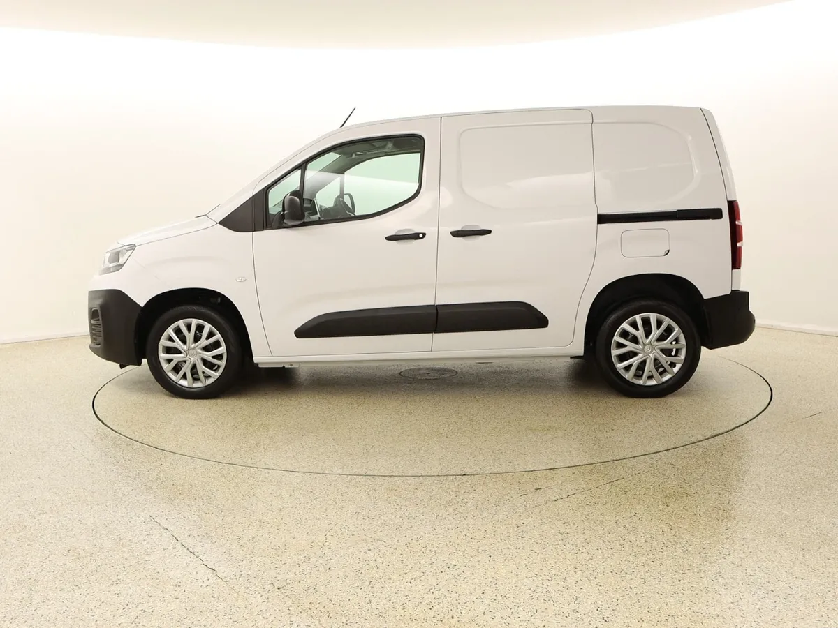 2022 Citroen Berlingo 1.5 HDI Enterprise 3 seater - Image 4