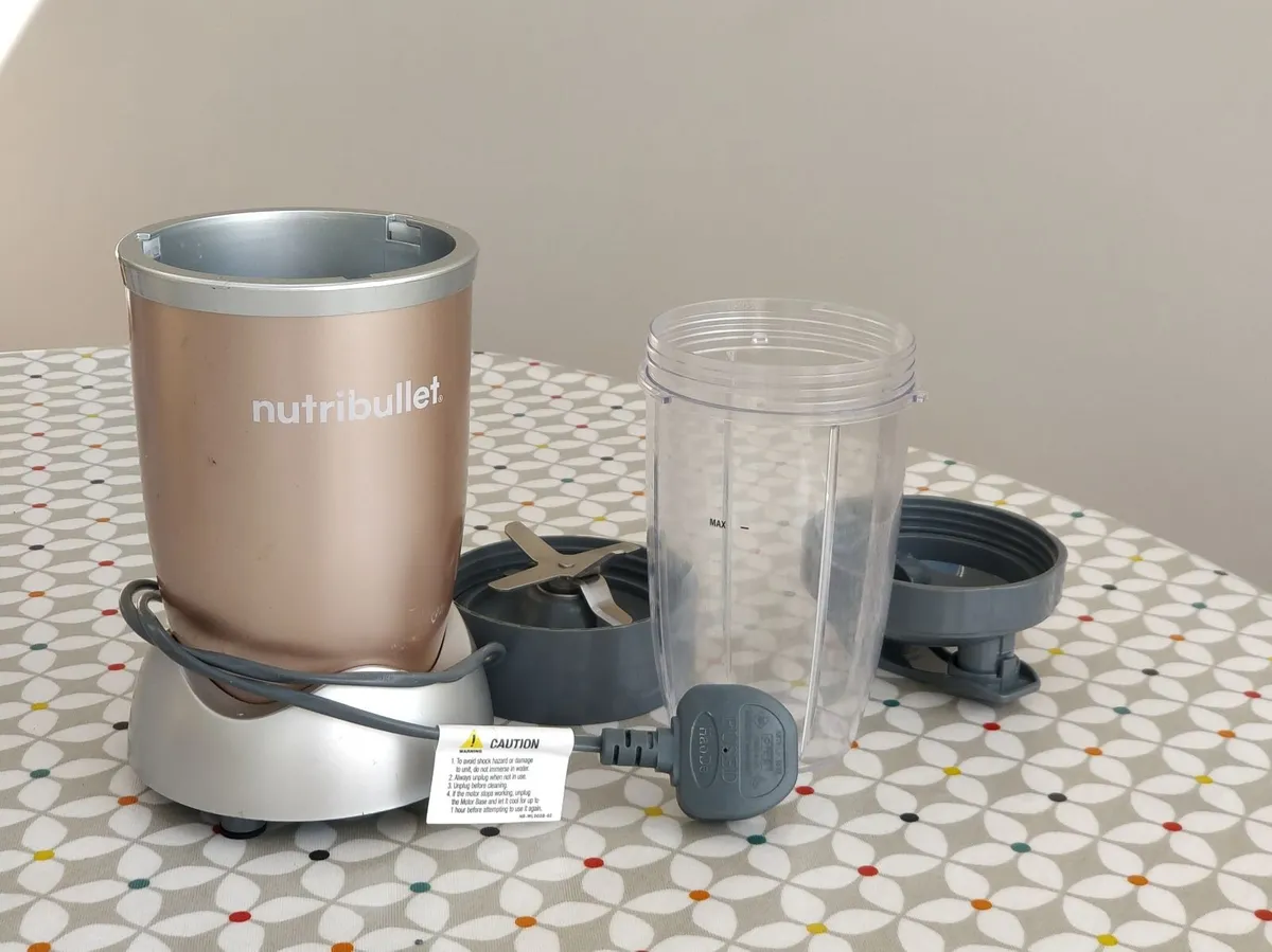 Nutribullet blender 900W and spare parts - Image 2