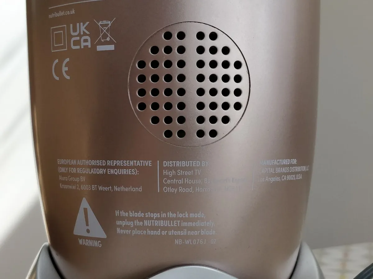 Nutribullet blender 900W and spare parts - Image 4