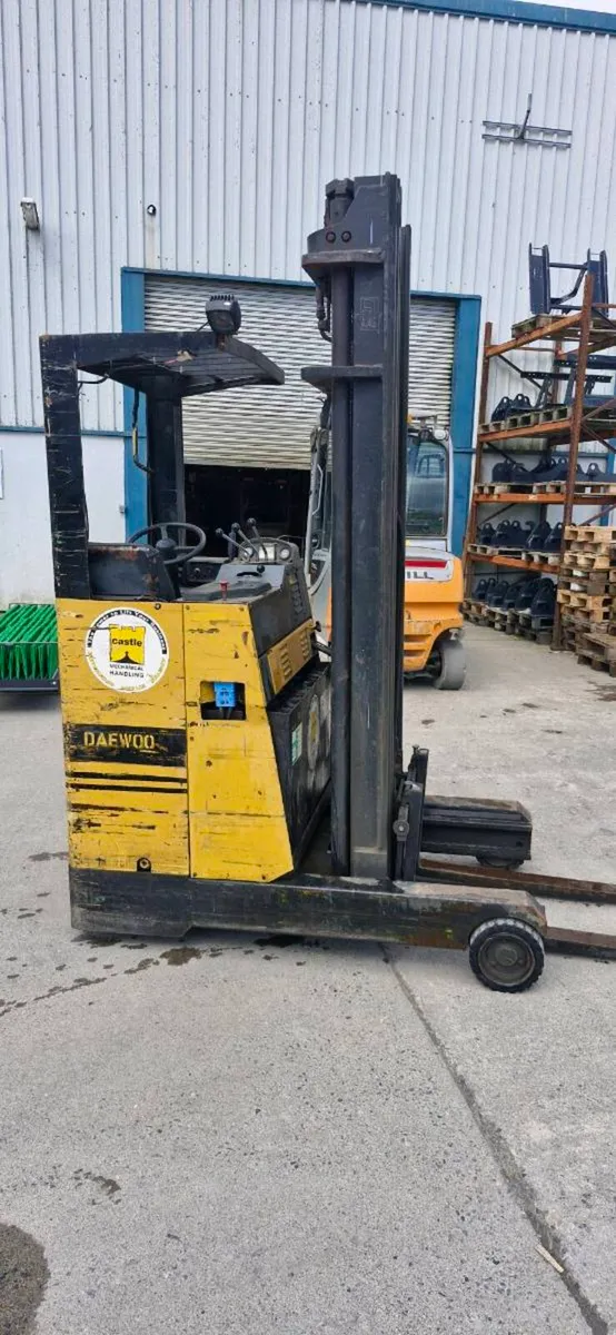 Reach Truck Daewoo - Image 1