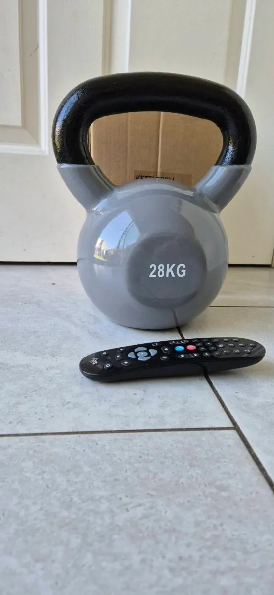 Brand new 28 kilo cast iron kettlebell - Image 2