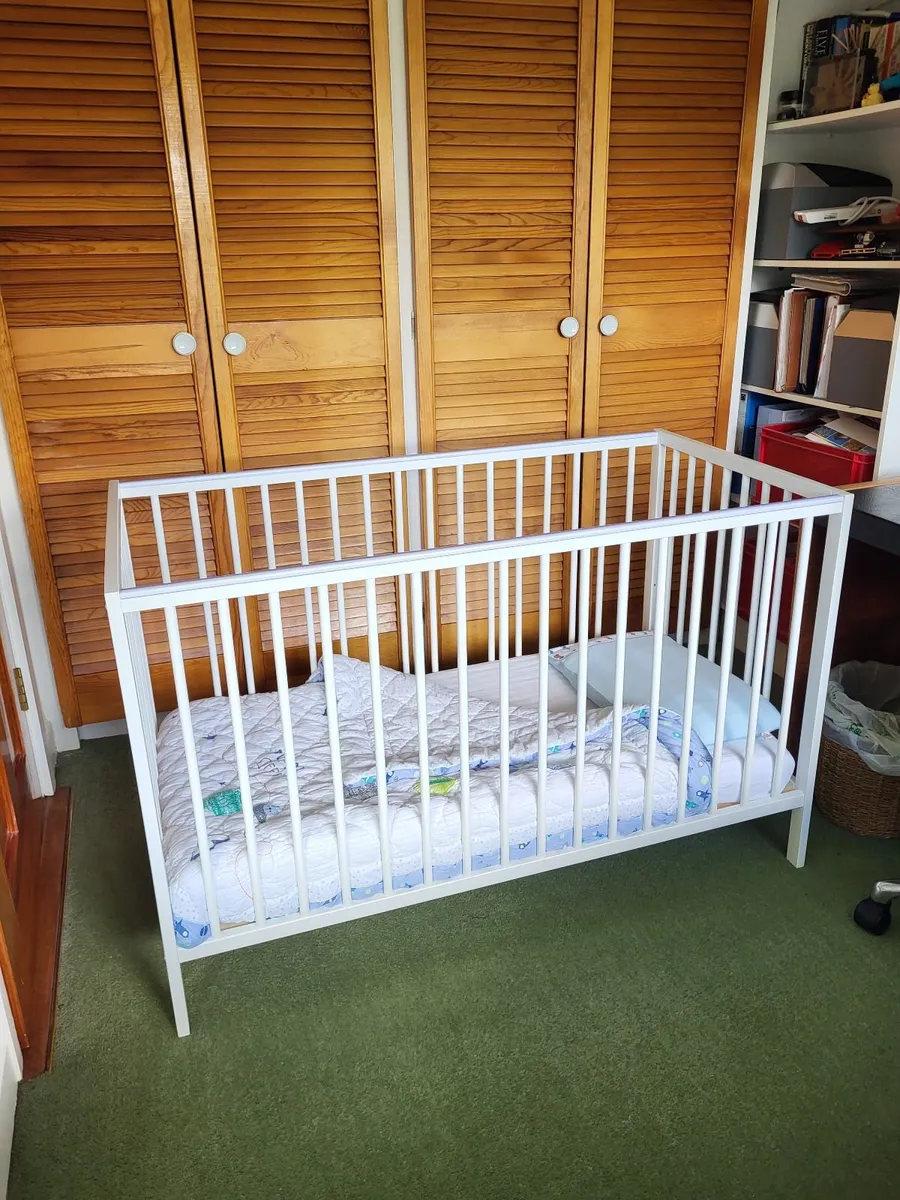 Baby Elegance Elle Cot & Mattress - Image 2