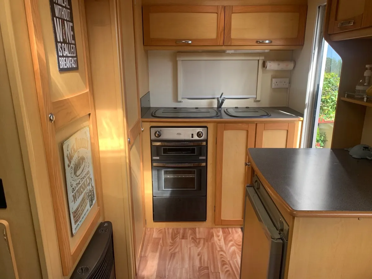 Caravan 2 Berth with Awning - Image 3