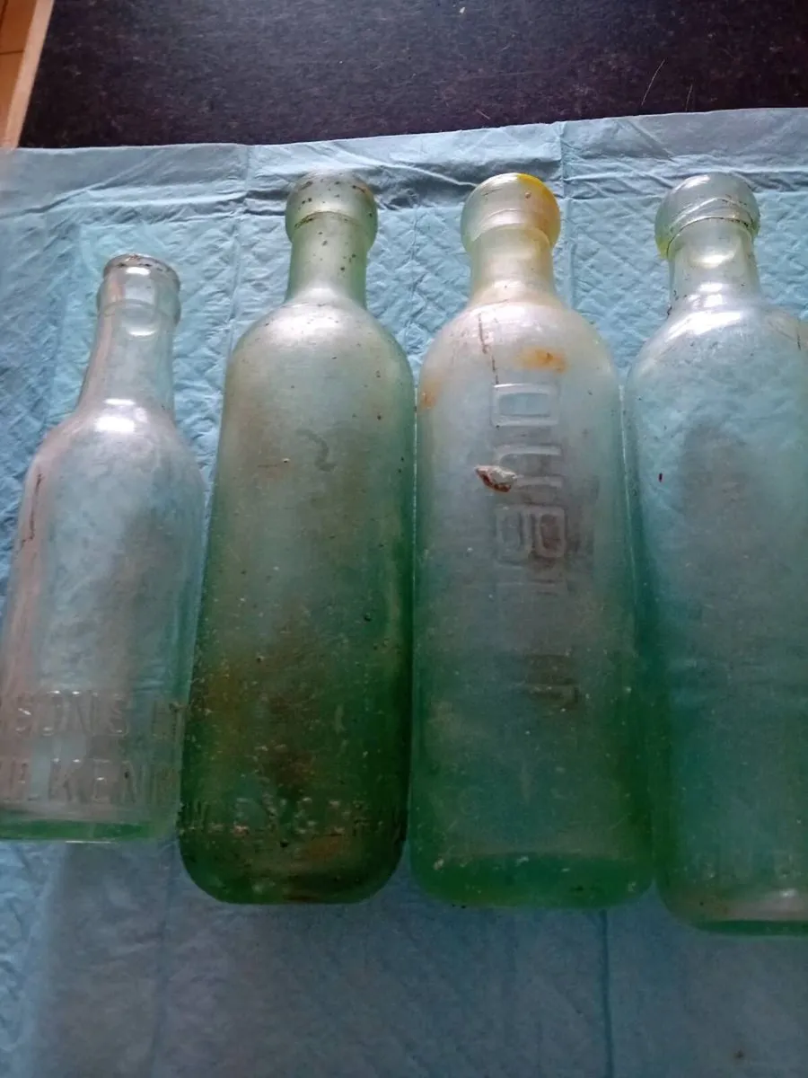 VINTAGE BOTTLES - Image 2