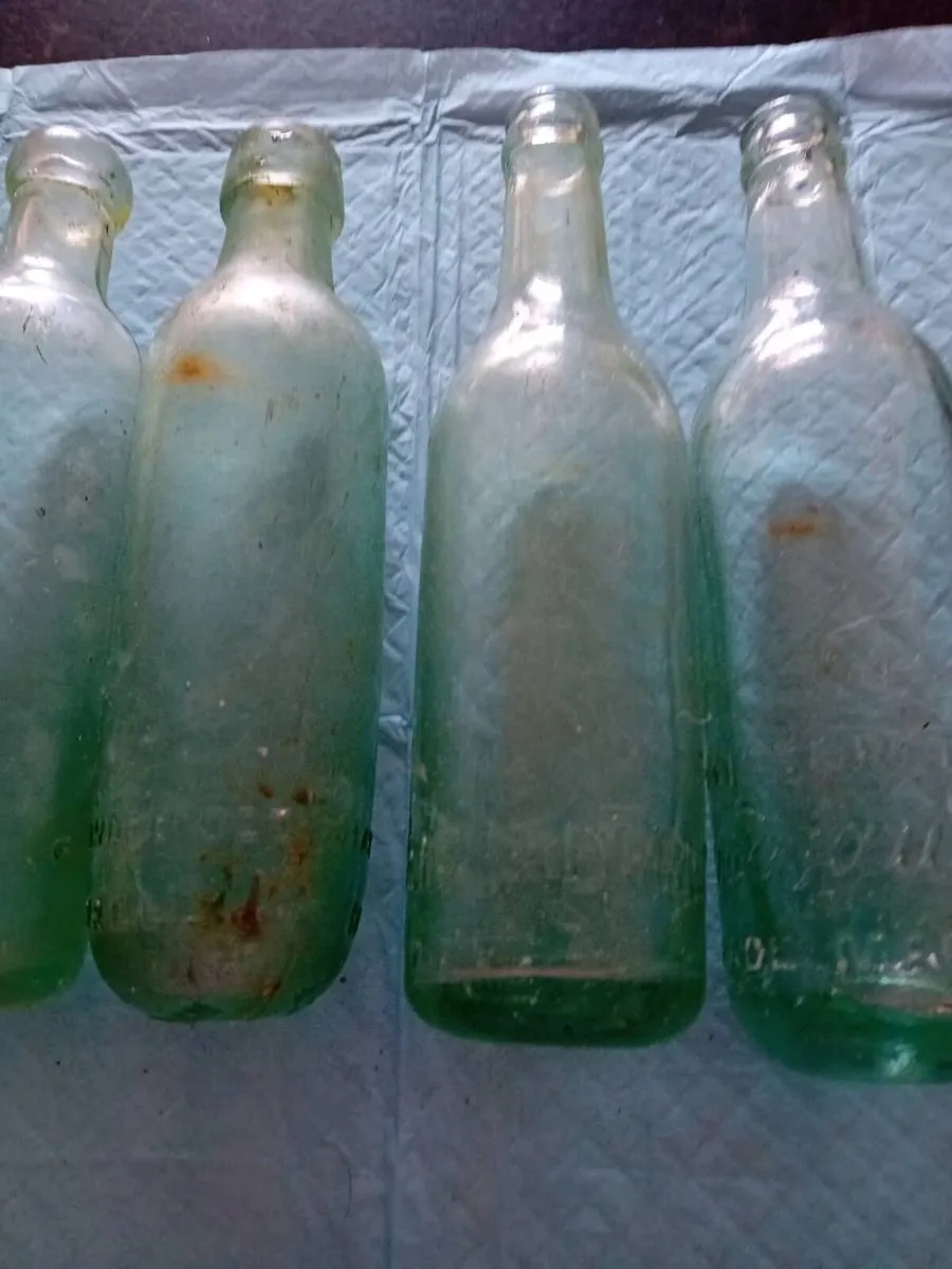 VINTAGE BOTTLES - Image 3