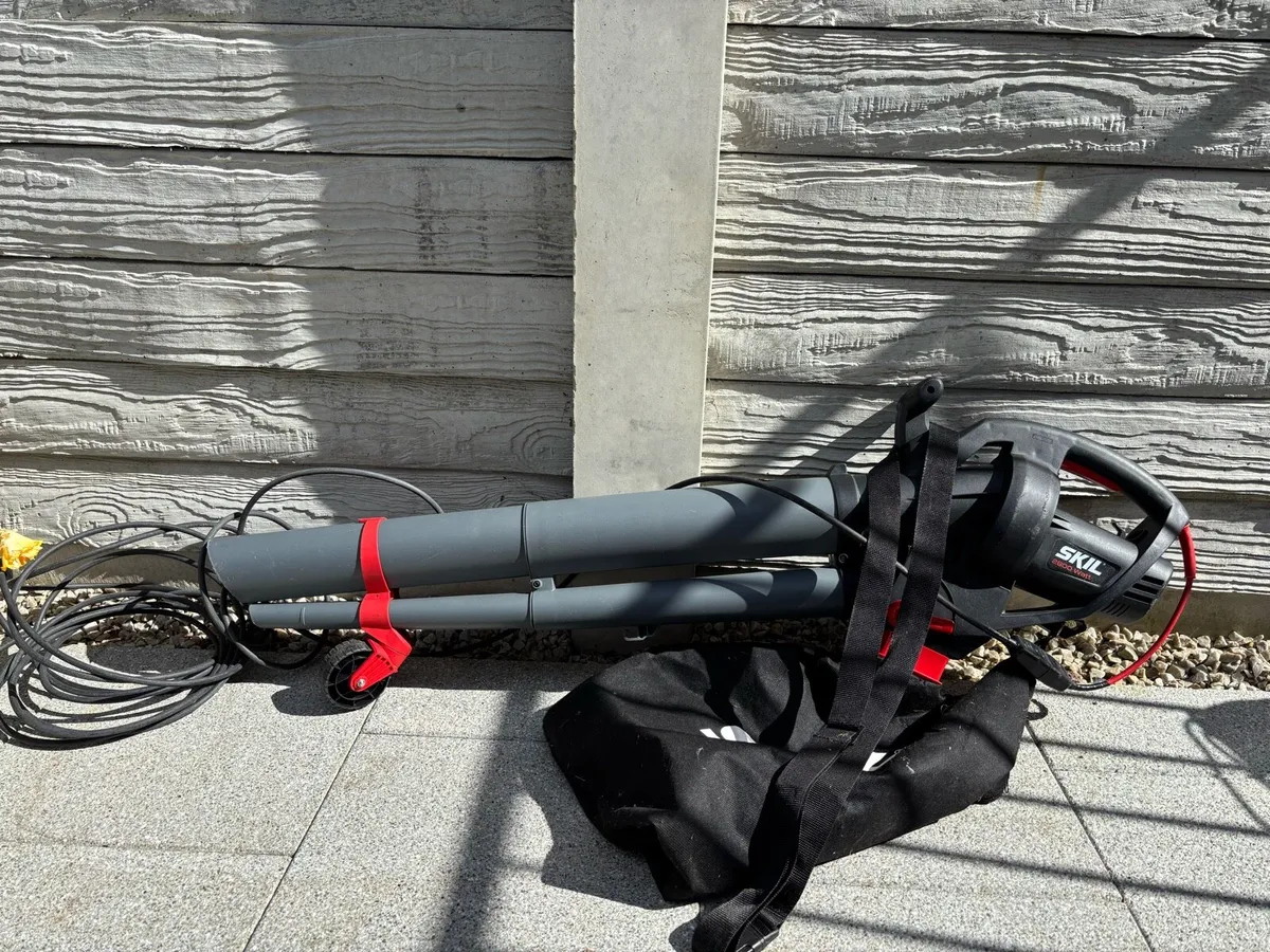 Leaf blower - Image 1