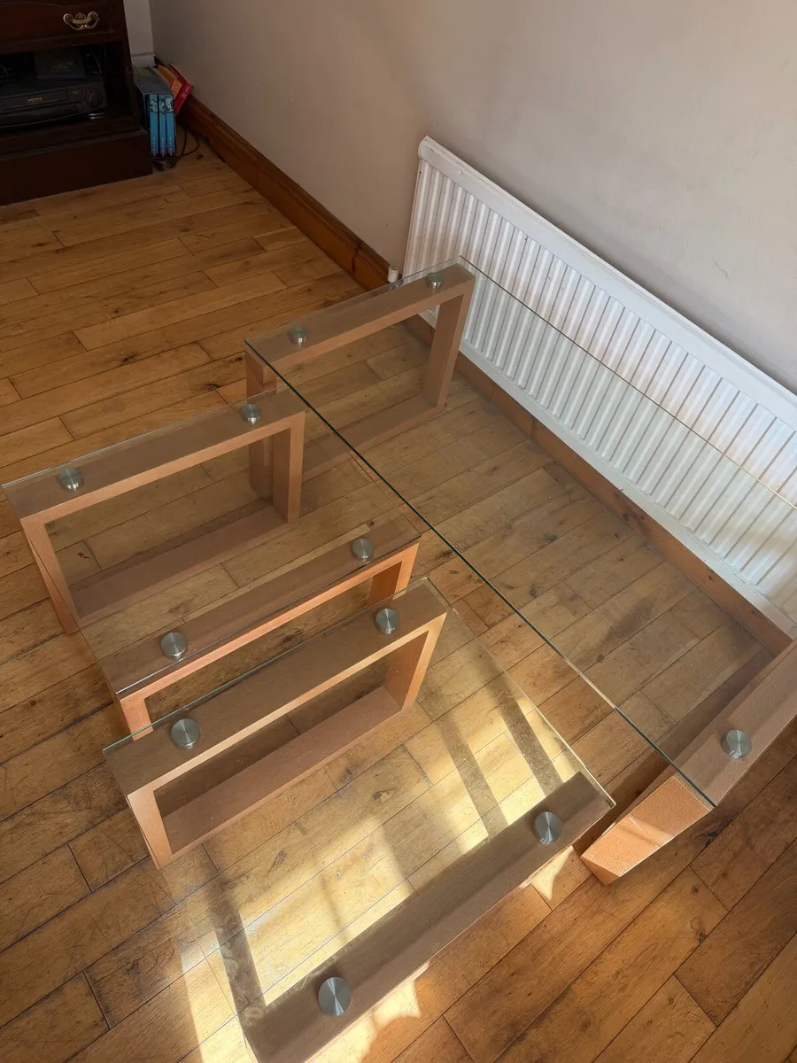 Coffee and two side tables - Image 2