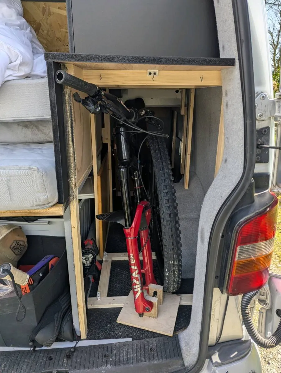 YT Capra Carbon - Image 1