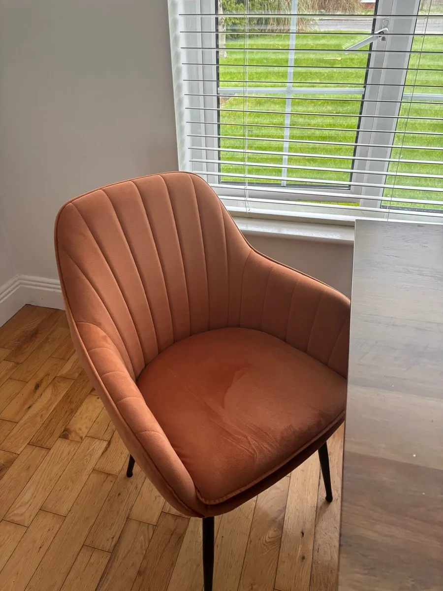 Dining chairs and high stools - Image 2