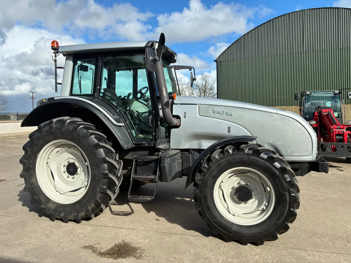 VALTRA T121 - Image 4