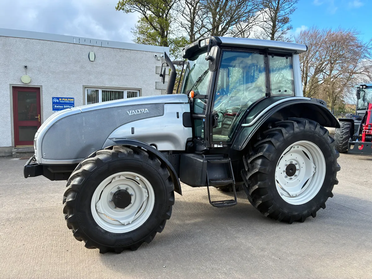 VALTRA T121 - Image 1