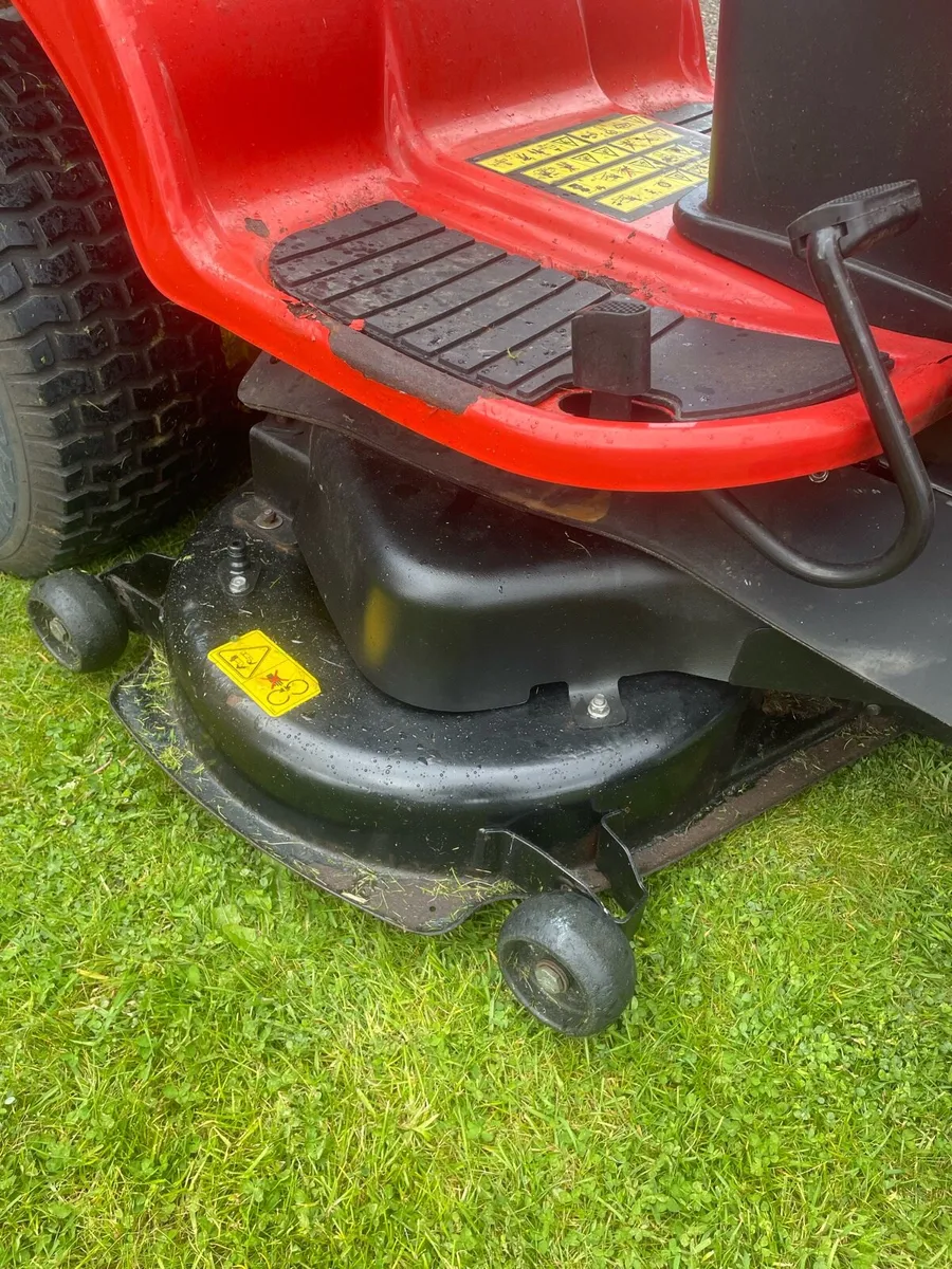 Ride on lawnmower - Image 2