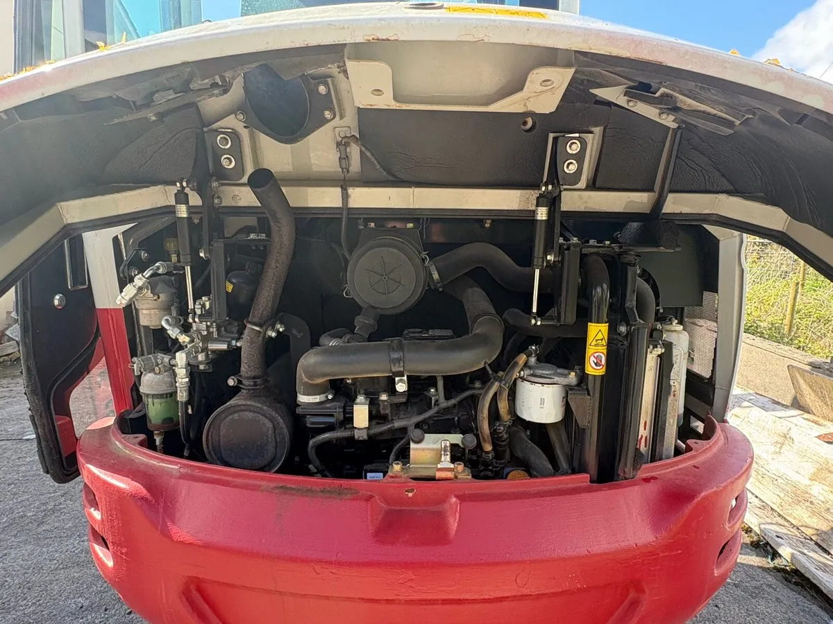 Takeuchi TB230 - Image 4