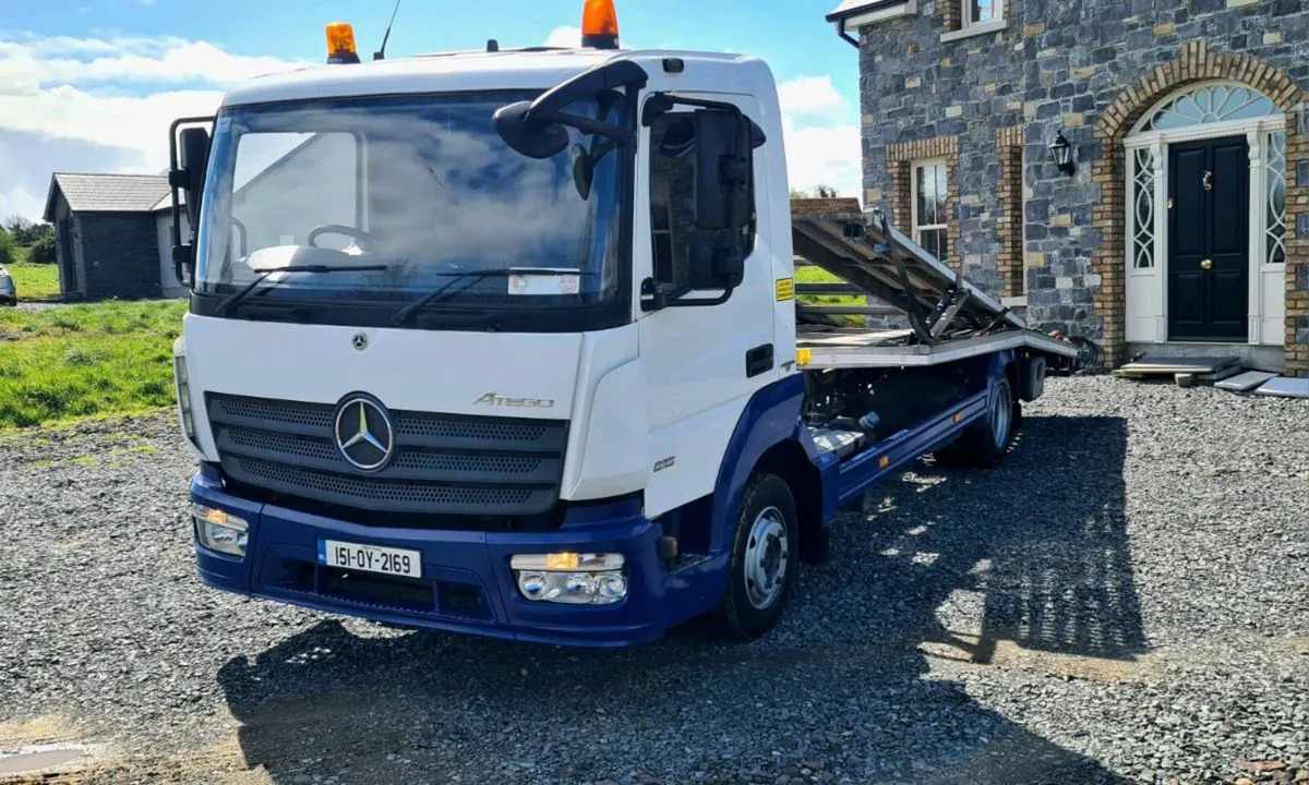 2015 Mercedes atego recovery - Image 1