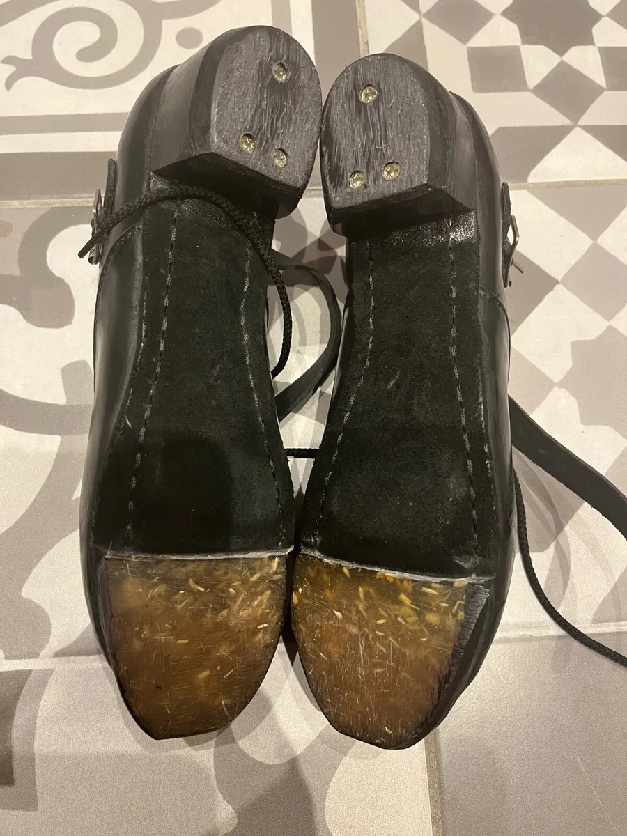Size 7 Fays Irish dancing heavy shoes - Image 3
