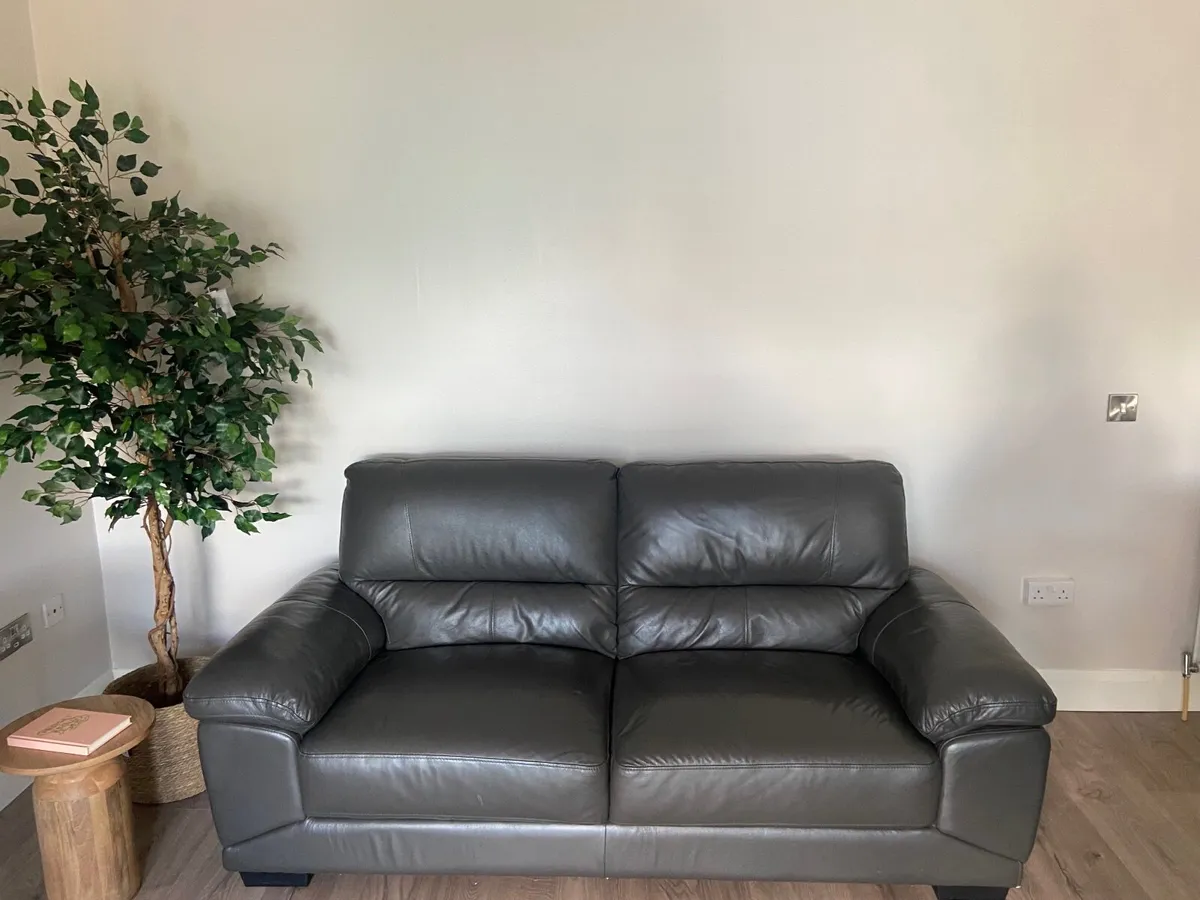 2 seater couch leather - Image 4