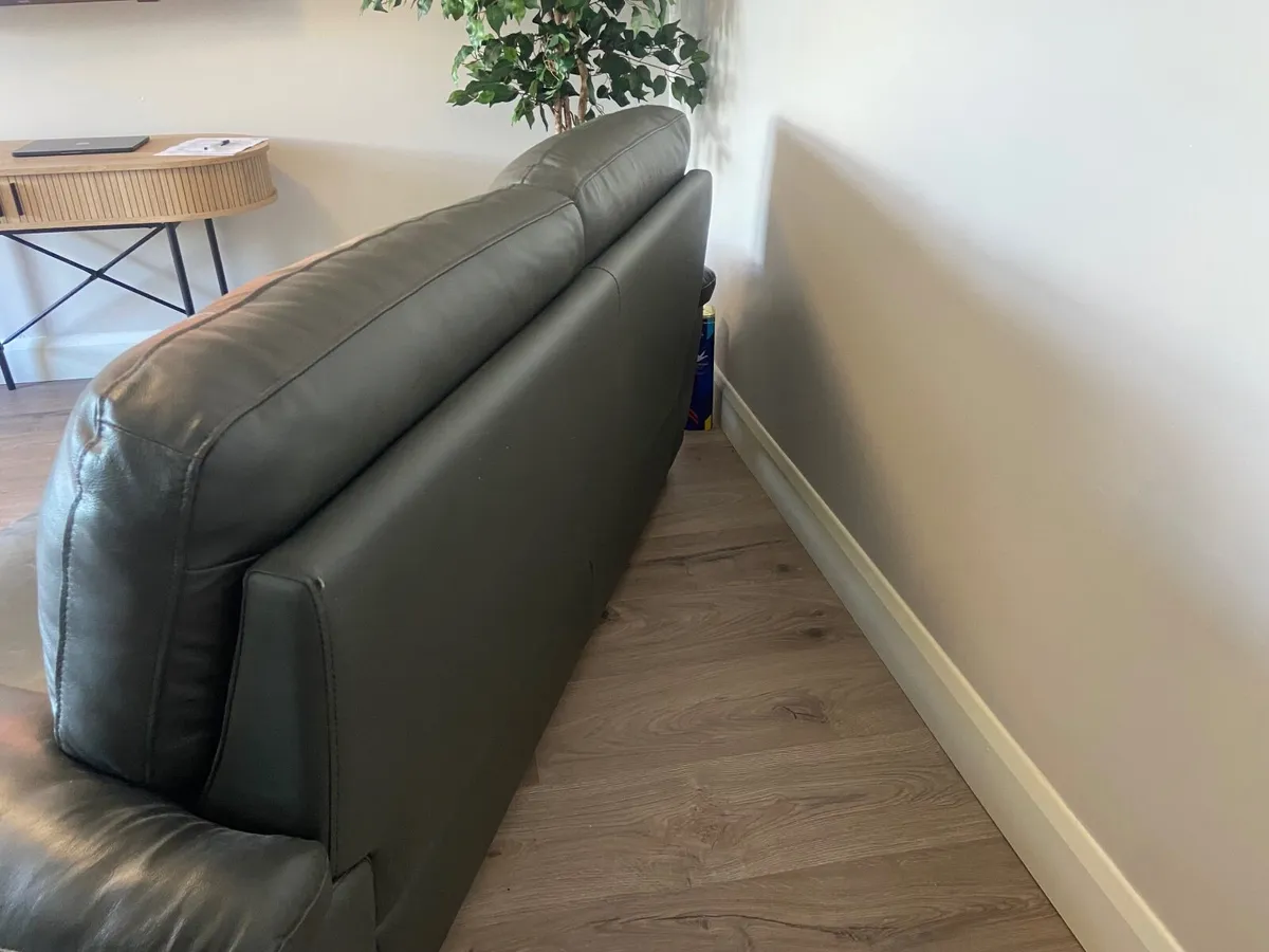 2 seater couch leather - Image 3