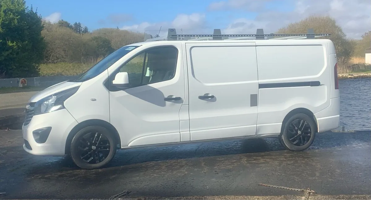 Vauxhall Vivaro - Image 3
