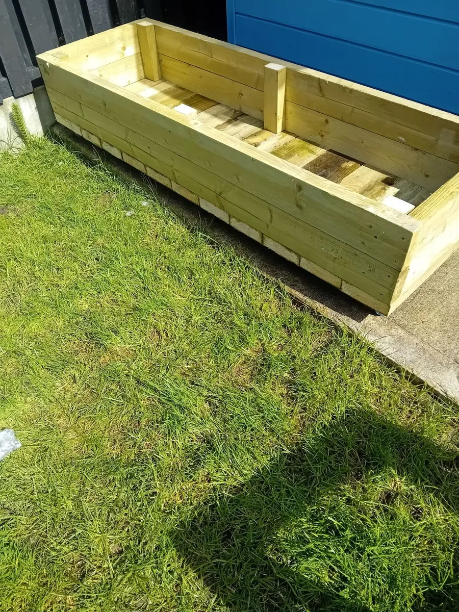 Garden planters - Image 1