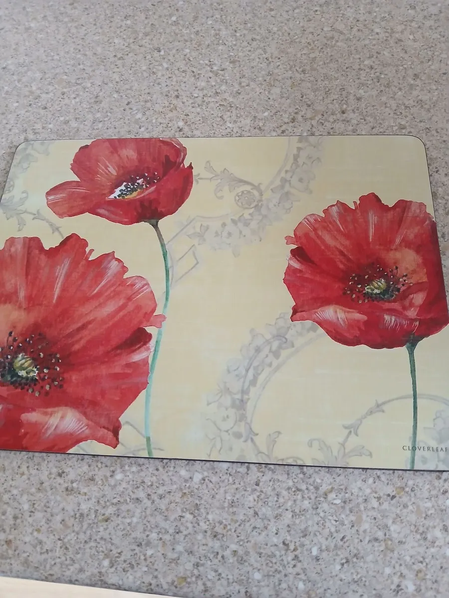 Cloverleaf poppy placemats - Image 1