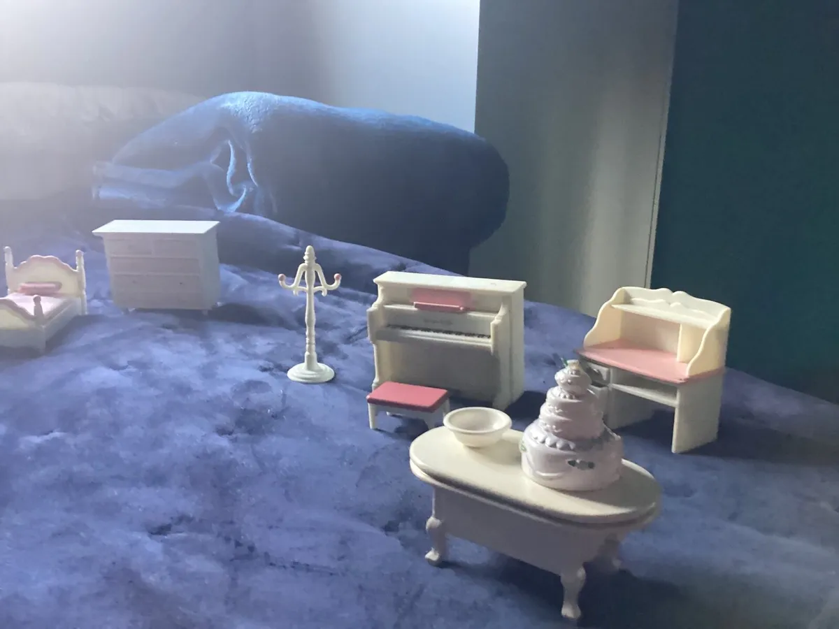 Antique dolls house furniture - Image 1