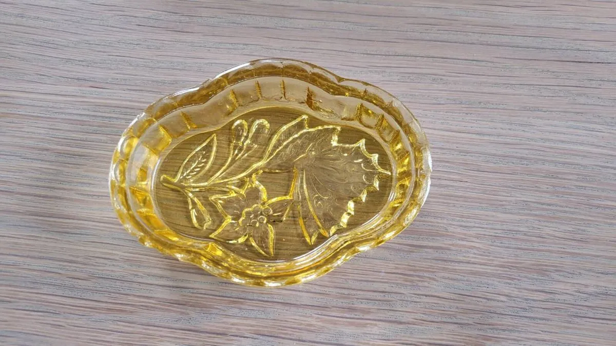 1920s Art Deco Amber Glass Boudoir Trinket Set - Image 4