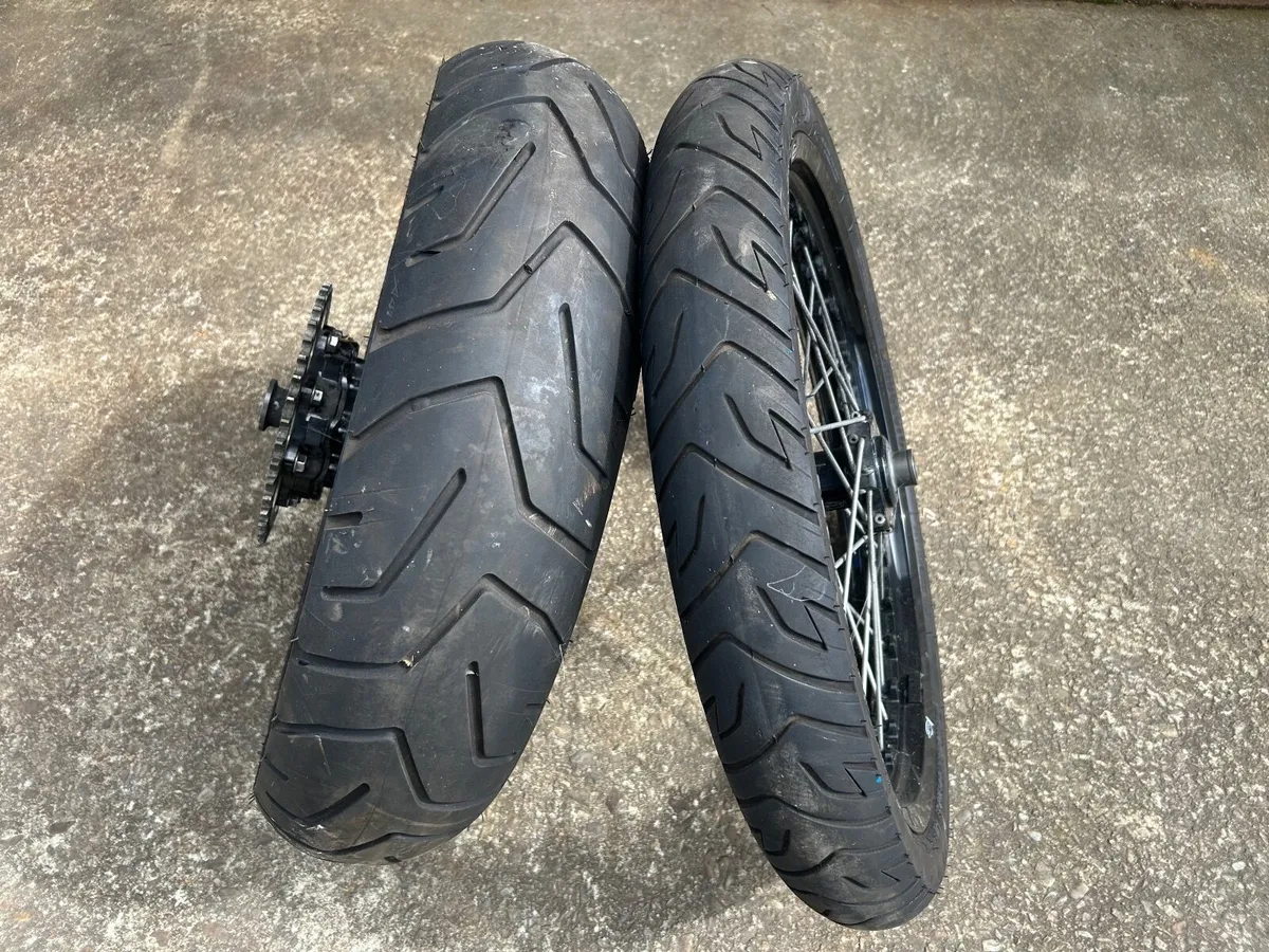 AFRICA TWIN, - Image 3