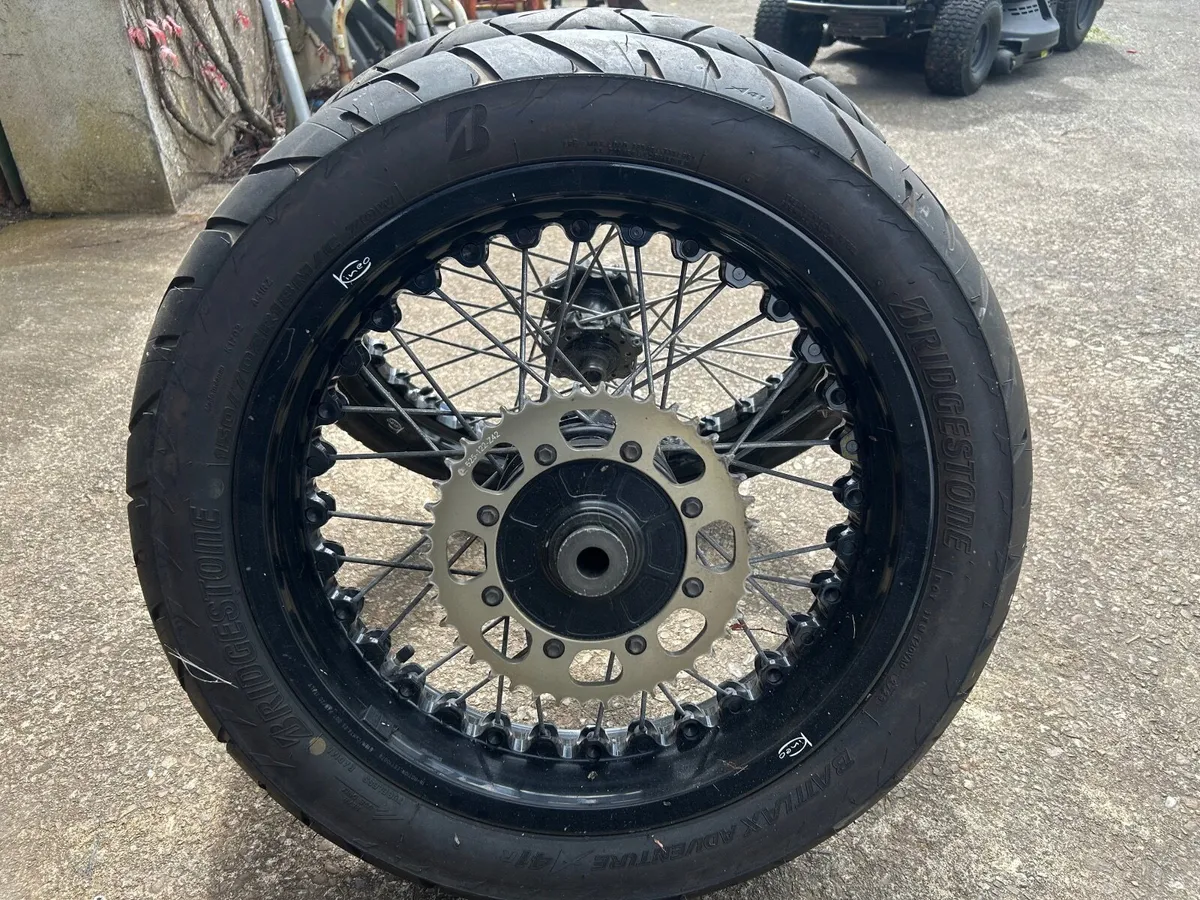 AFRICA TWIN, - Image 4