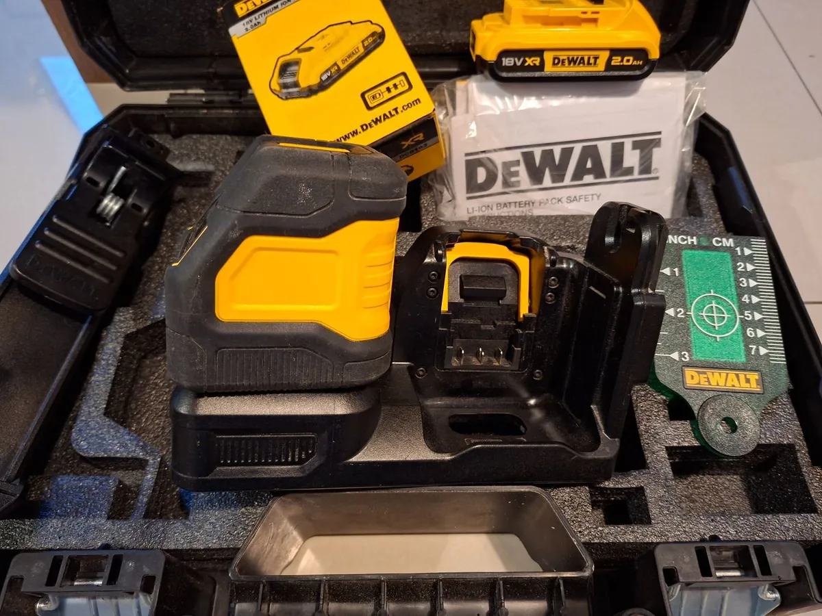 Dewalt DCE088G18 Cross Line Green Beam Laser - Image 3