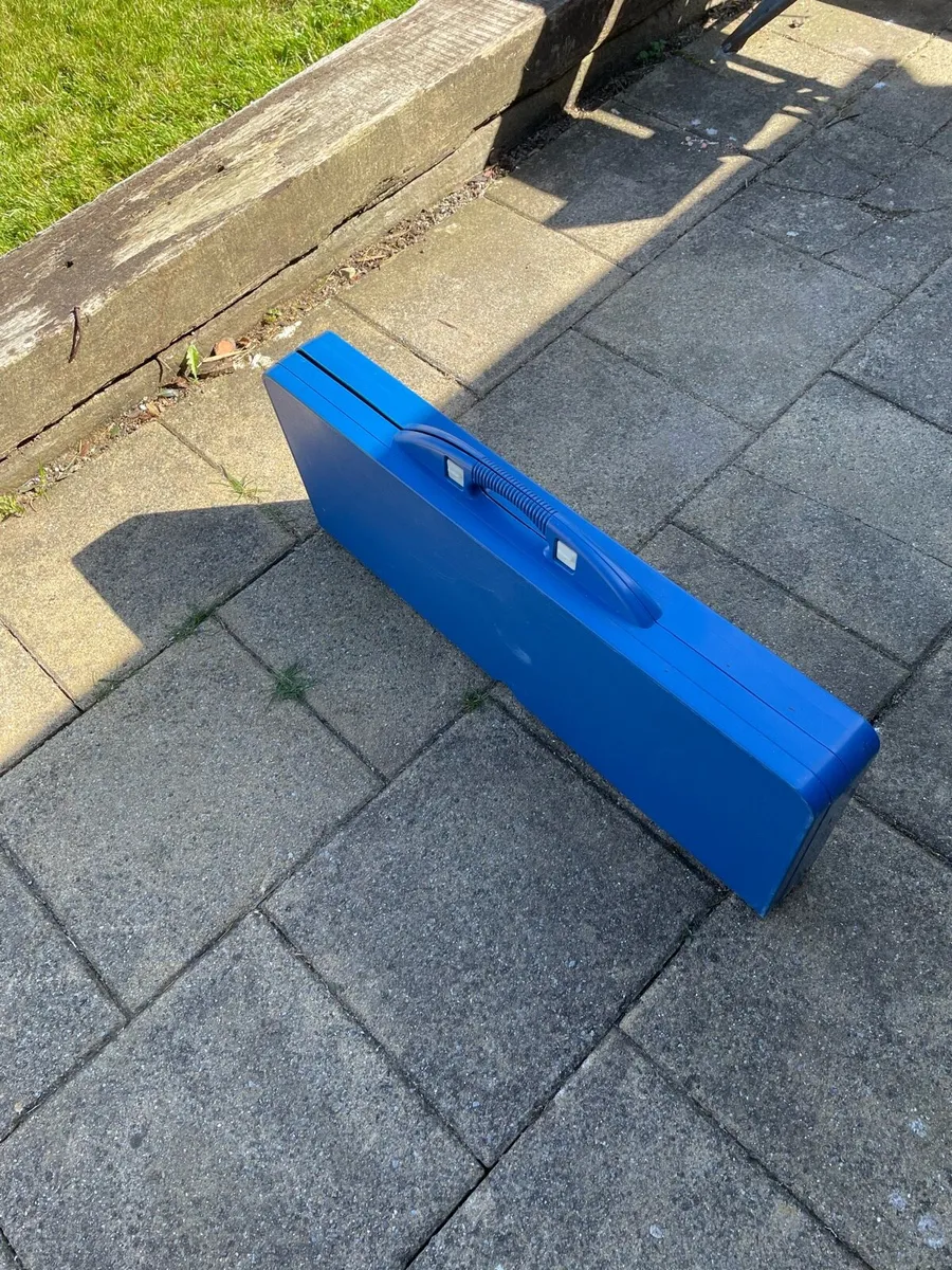 Portable Picnic table with 4 seats - Image 4