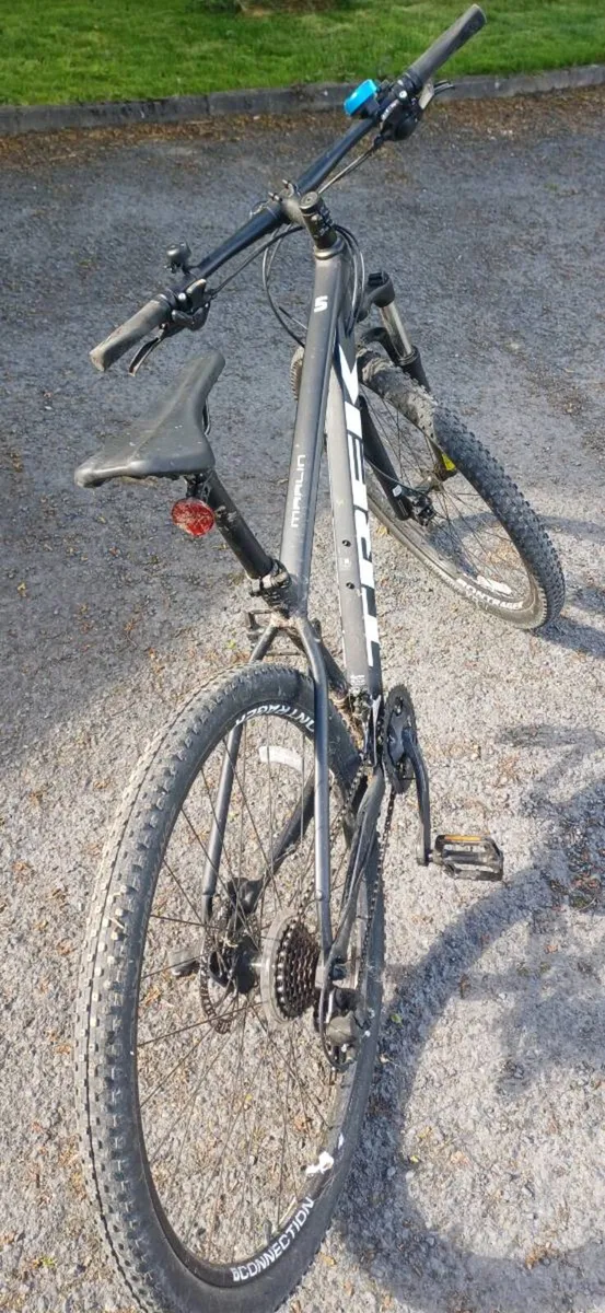 Trek Marlin 5 Mountain Bike - Image 4