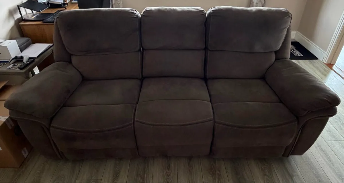 3 seater sofa for sale - Image 1