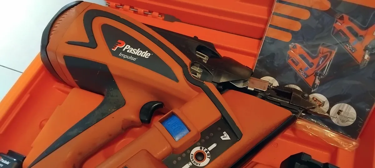Paslode Impulse PPN35Ci Lithium Nail Gun - Image 2