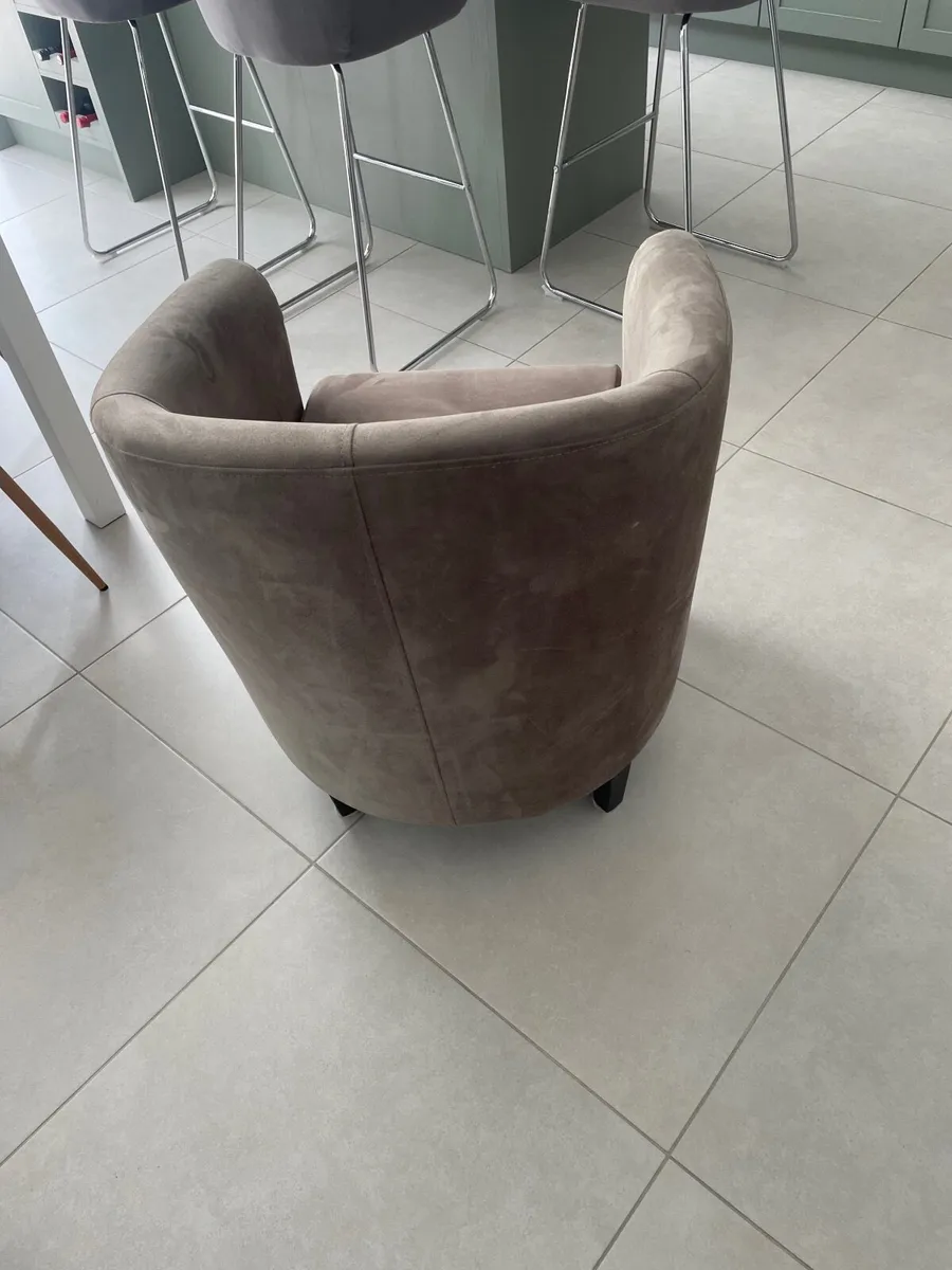 Tub chairs - Image 1