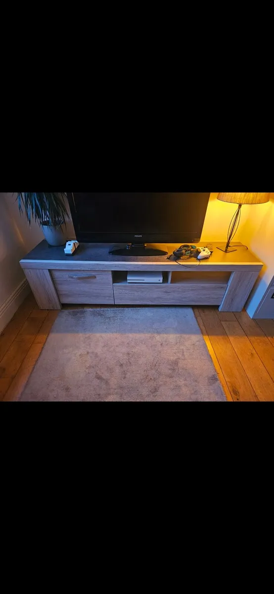 Tv table - Image 1